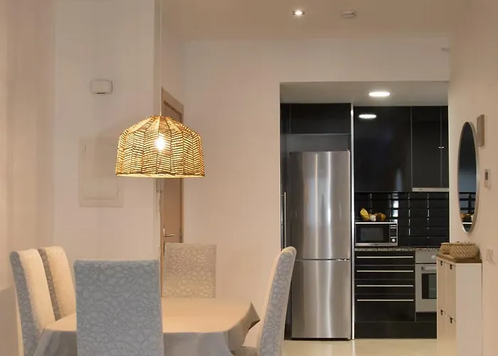 Modern Beach Apartment - La Maca